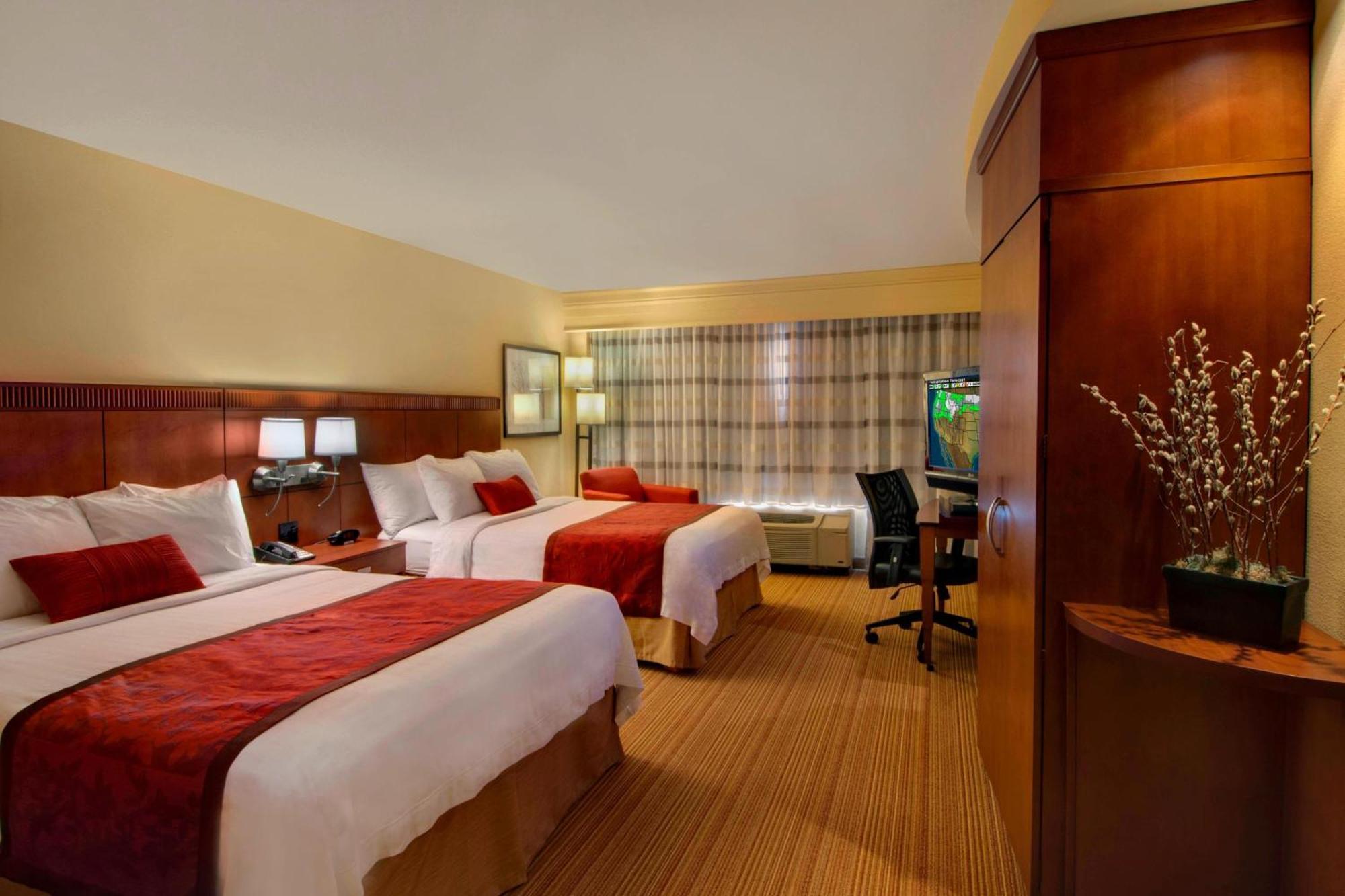 Courtyard By Marriott Madison East Otel Dış mekan fotoğraf