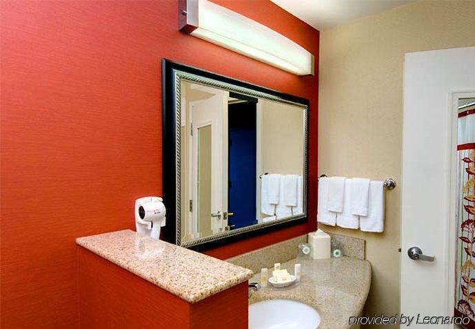 Courtyard By Marriott Madison East Otel Dış mekan fotoğraf
