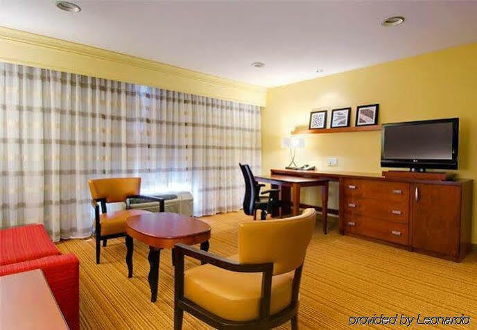 Courtyard By Marriott Madison East Otel Dış mekan fotoğraf